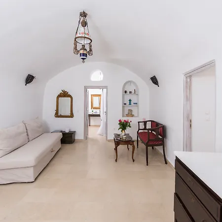 Klytia * Megalochori (Santorini)